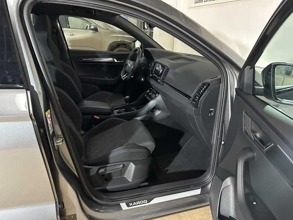 skoda-karoq-2025-gasolina-999cc
