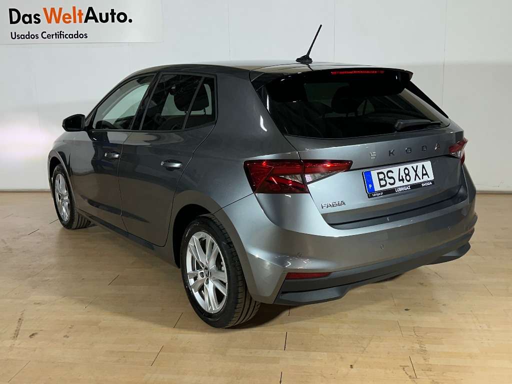 skoda-fabia-2025-gasolina-999cc