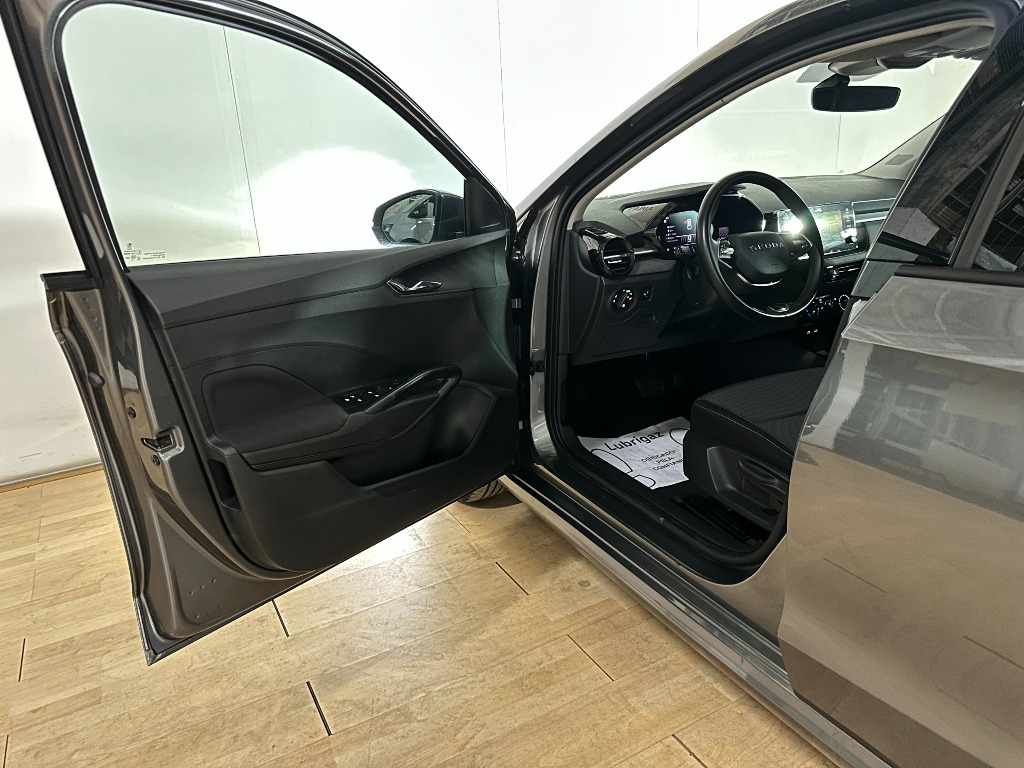 skoda-fabia-2025-gasolina-999cc