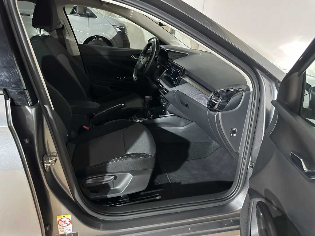 skoda-fabia-2025-gasolina-999cc