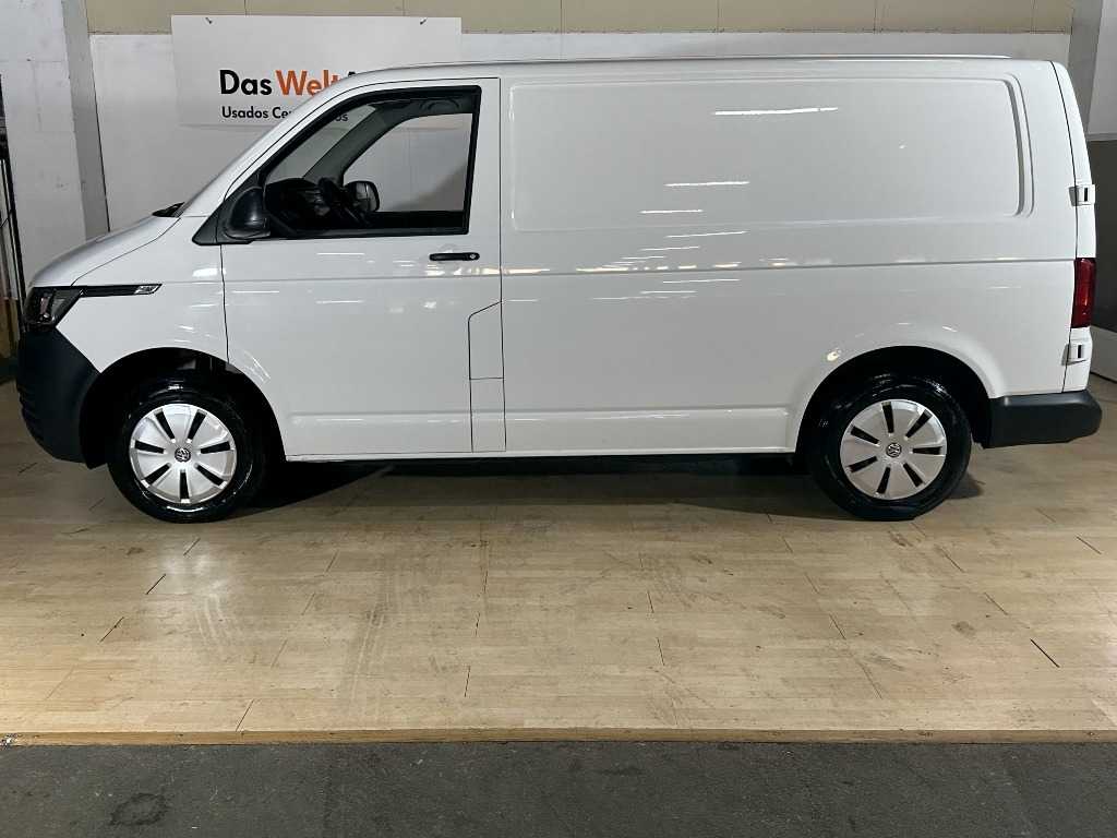 volkswagen-transporter-2023-diesel-1968cc