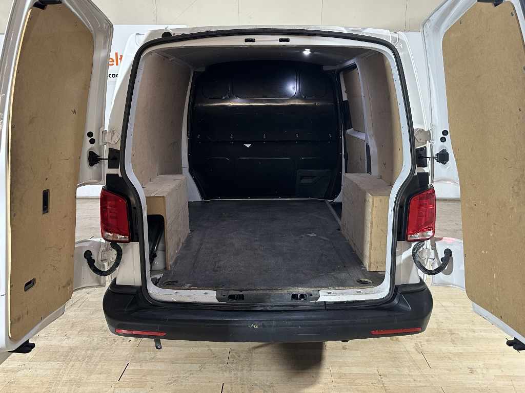 volkswagen-transporter-2023-diesel-1968cc