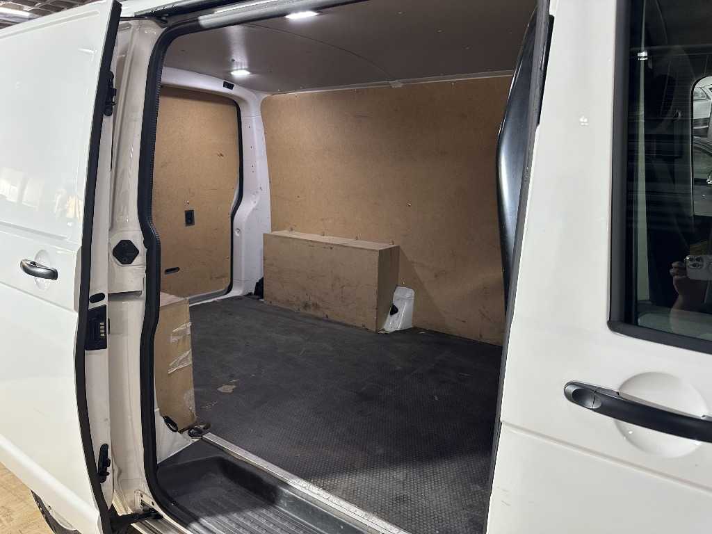 volkswagen-transporter-2023-diesel-1968cc