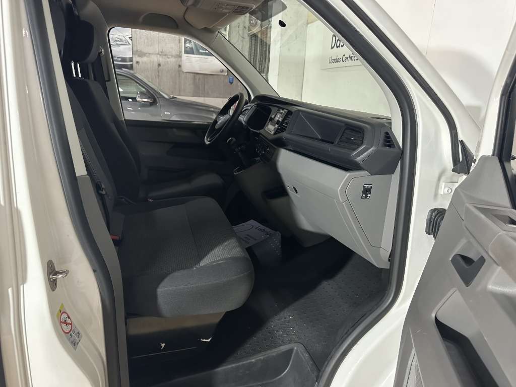 volkswagen-transporter-2023-diesel-1968cc