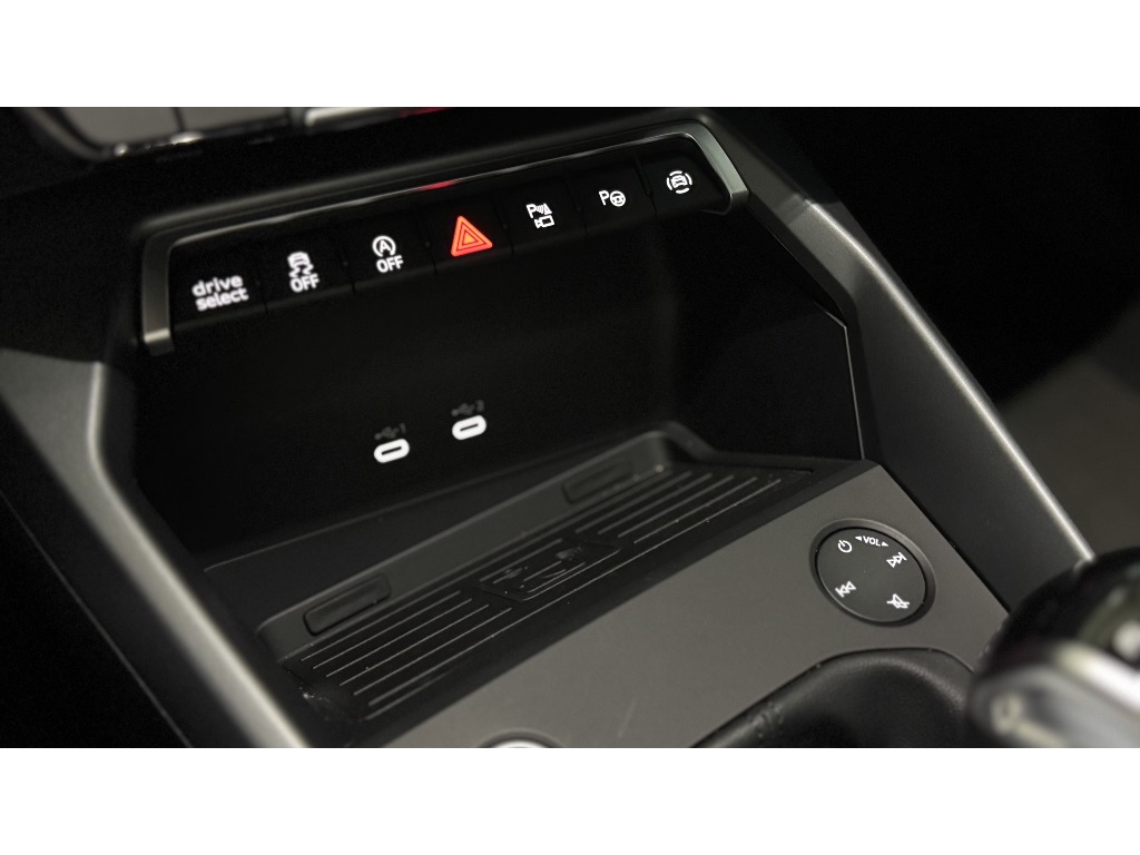 audi-a3-sportback-2025-diesel-1968cc
