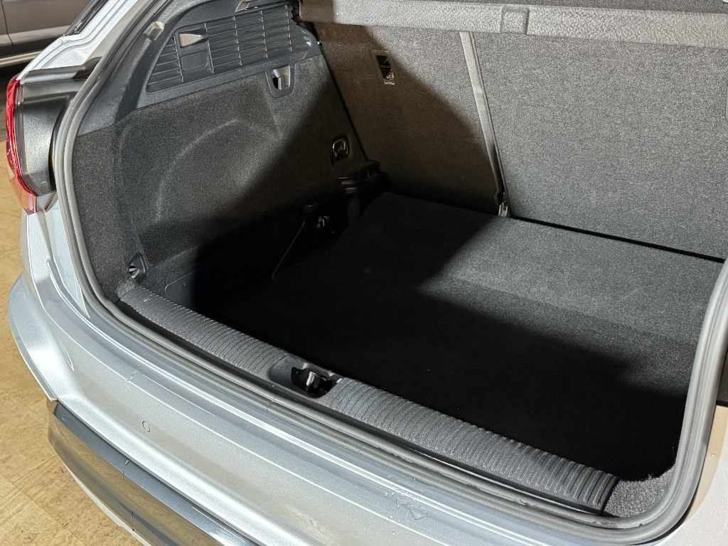 audi-q2-2024-gasolina-999cc