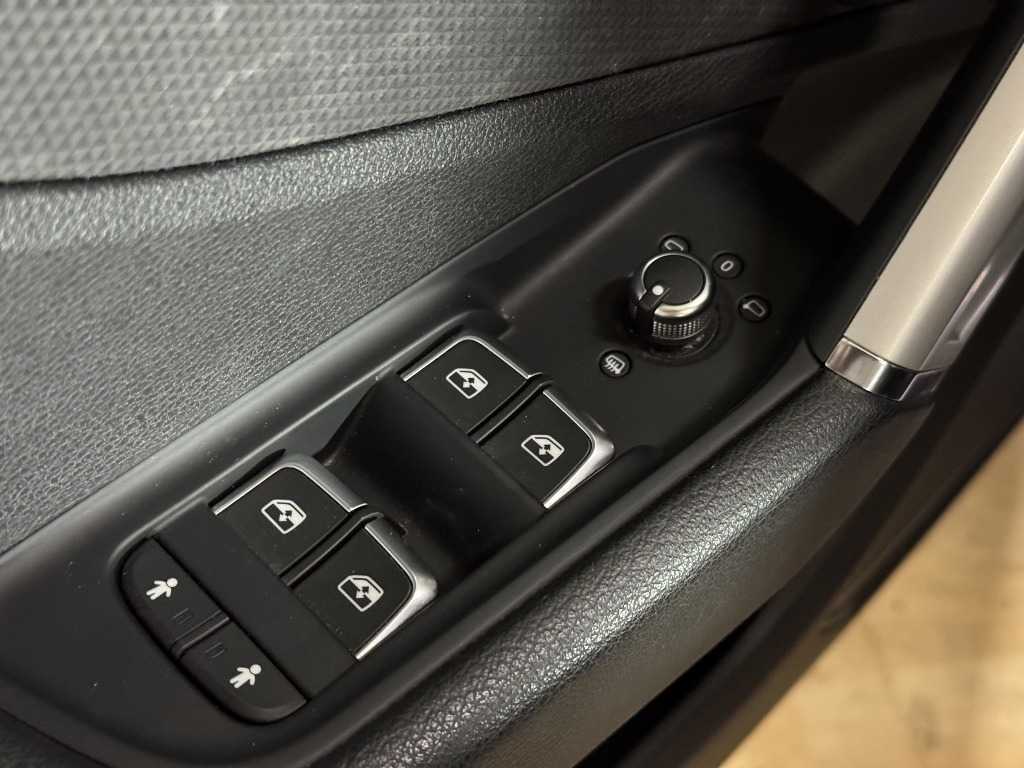 audi-q2-2024-gasolina-999cc