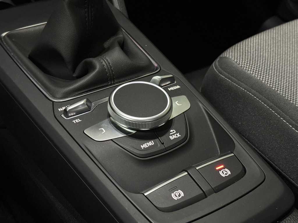 audi-q2-2024-gasolina-999cc
