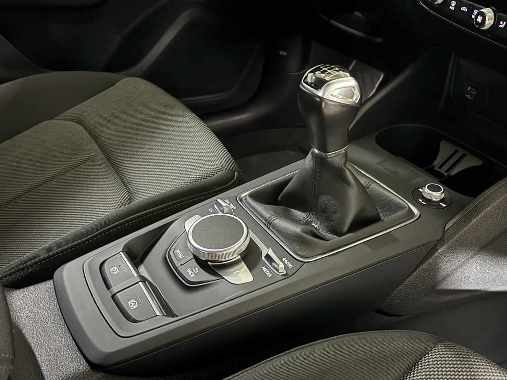 audi-q2-2024-gasolina-999cc