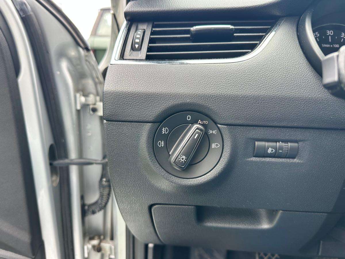 skoda-octavia-break-2016-diesel-1598cc