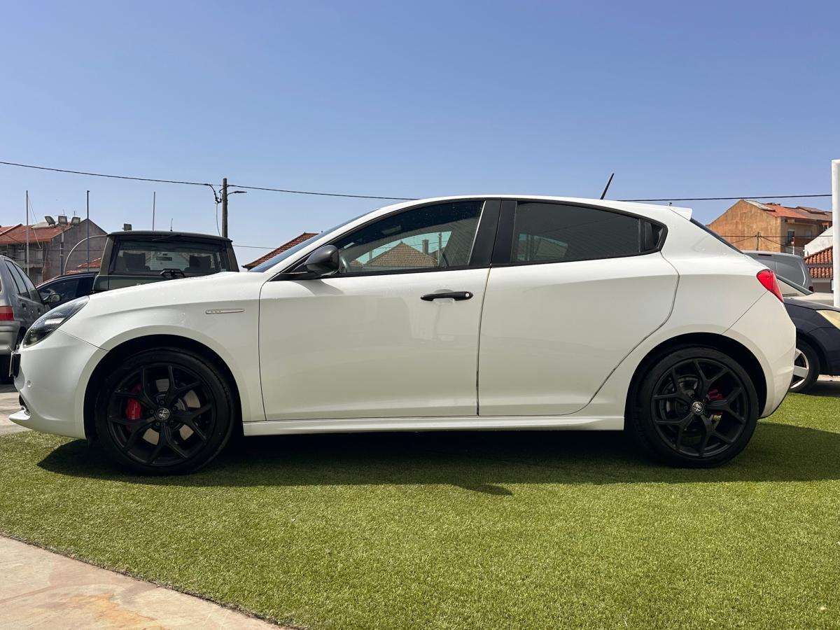 alfa-romeo-giulietta-2019-diesel-1598cc