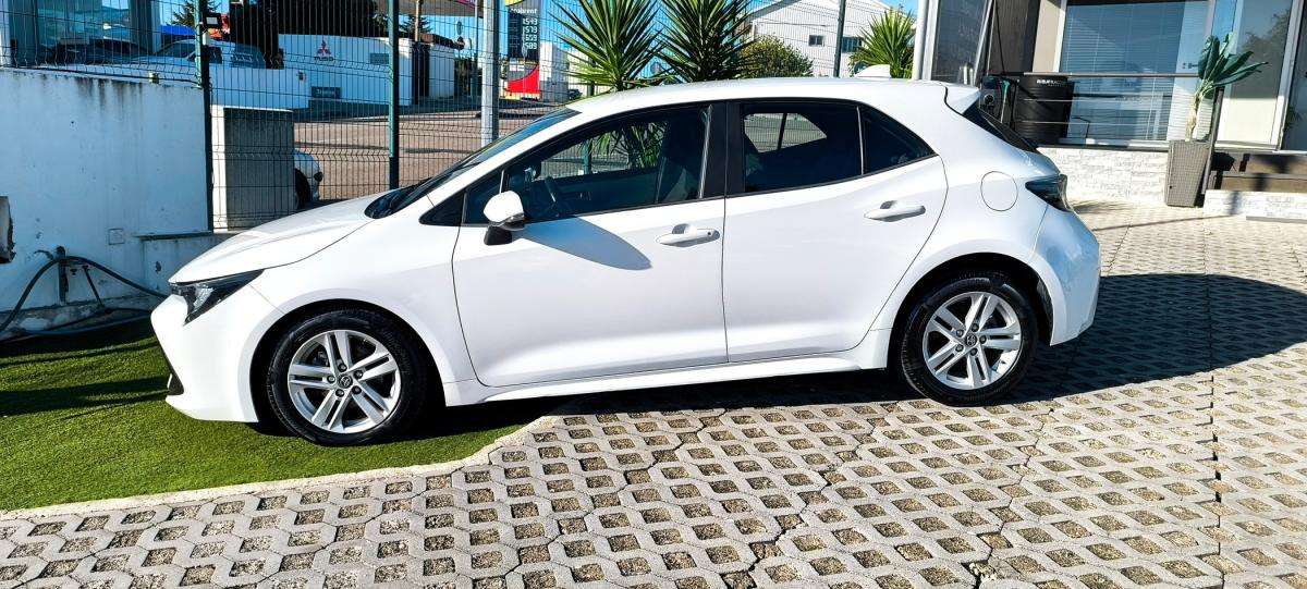 toyota-corolla-2020-hibrido-a-gasolina-1798cc