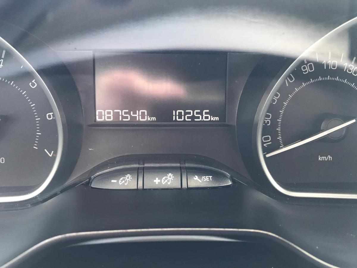peugeot-2008-1-2-vti-2018-gasolina-1199cc