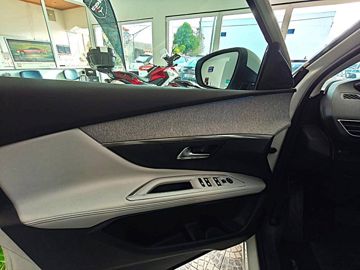 peugeot-5008-2020-diesel-1499cc
