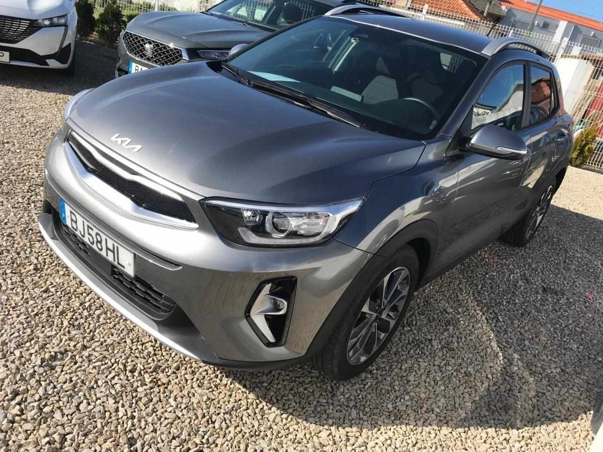 kia-stonic-2024-gasolina-998cc