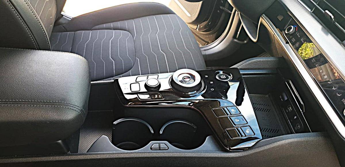 kia-sportage-2023-hibrido-1598cc