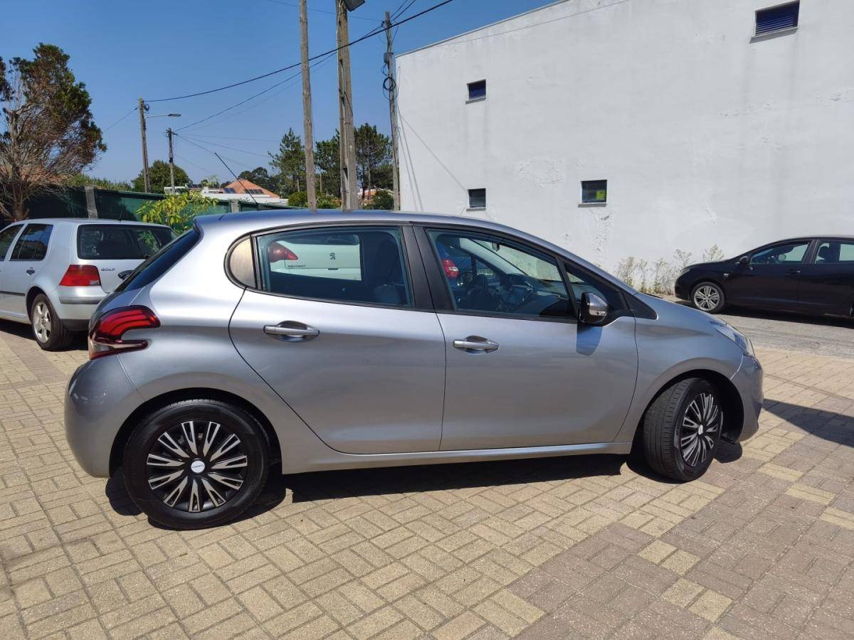 peugeot-208-2019-diesel-1499cc