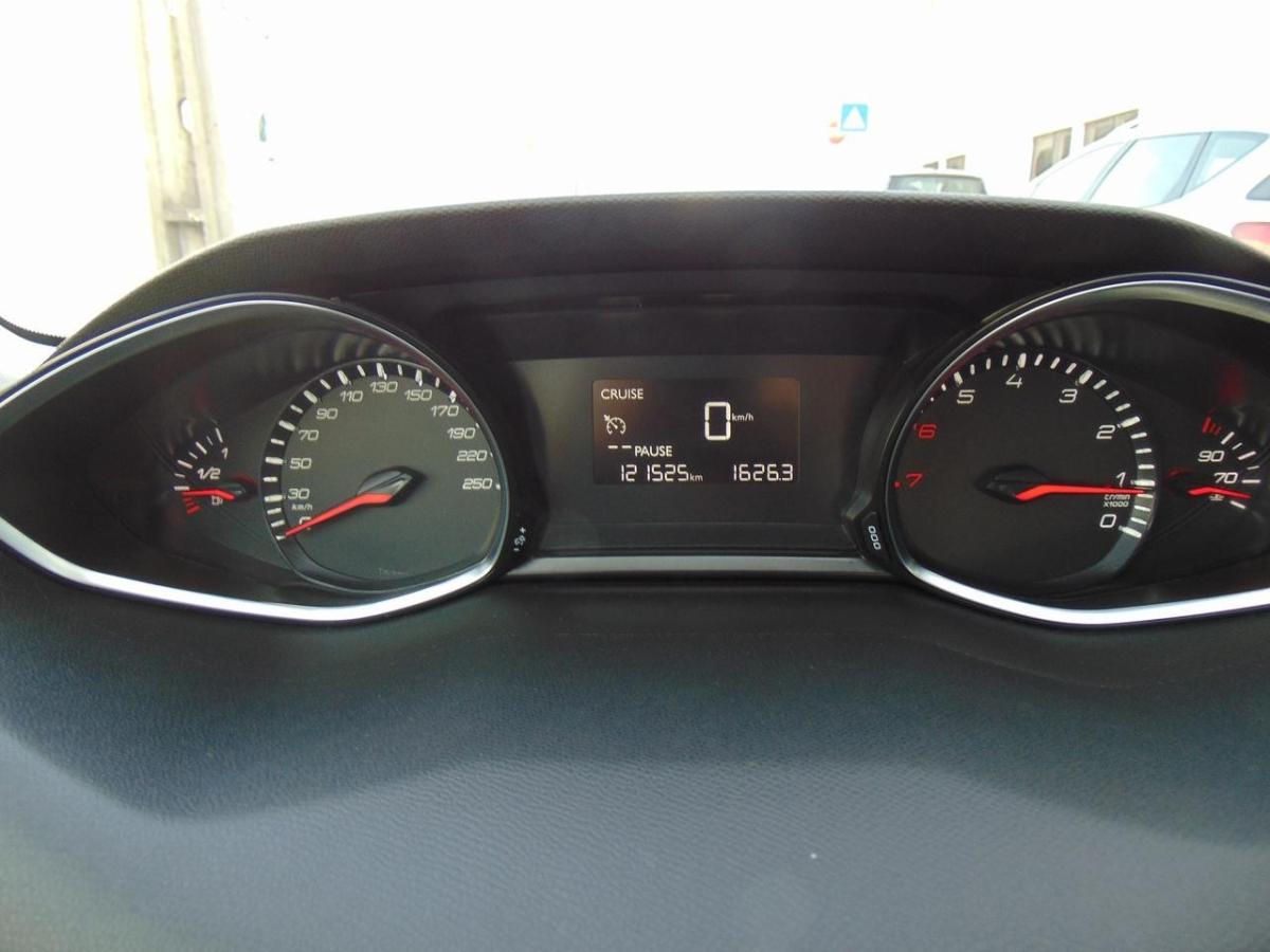 peugeot-308-sw-2023-gasolina-1199cc