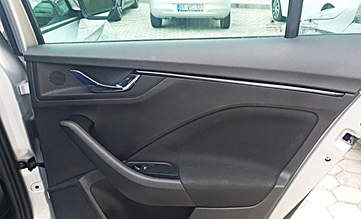 skoda-kamiq-2025-gasolina-999cc