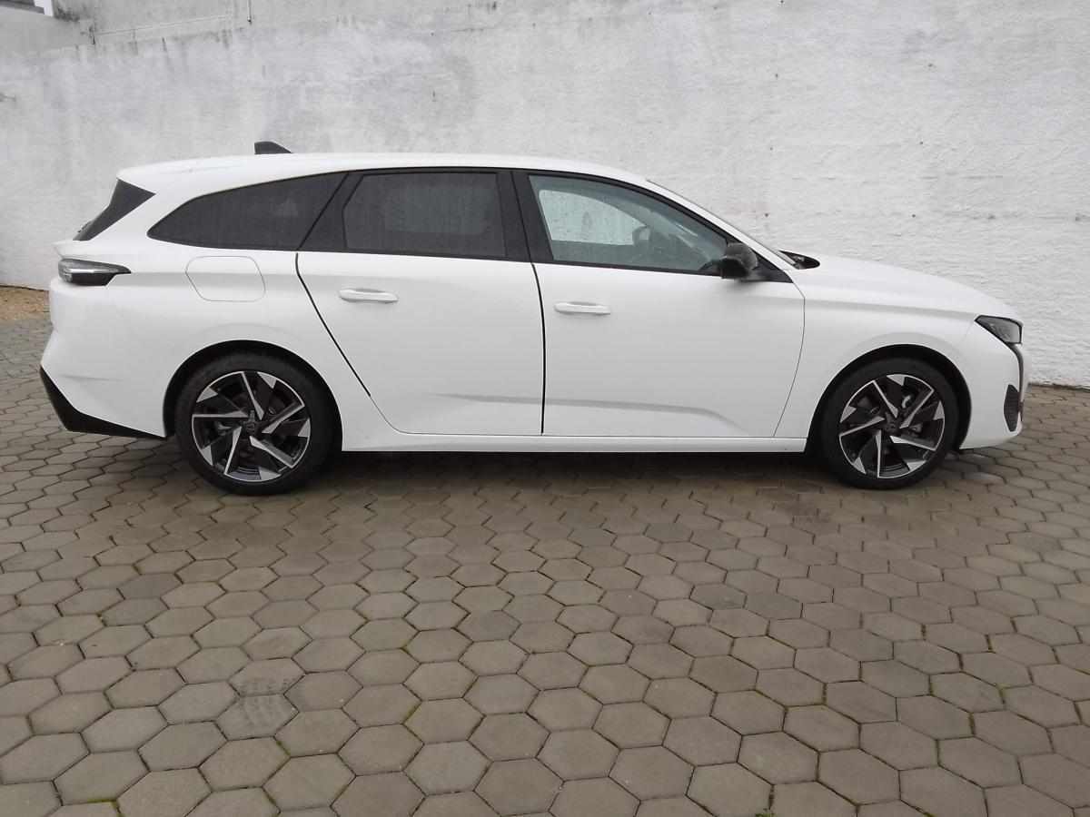 peugeot-308-sw-2022-diesel-1498cc