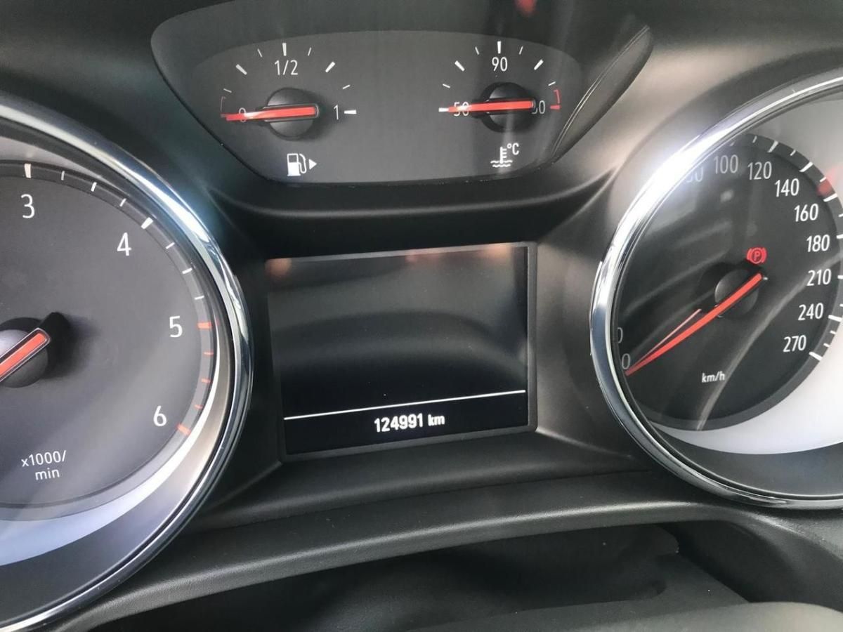 opel-insignia-sports-tourer-2021-diesel-1496cc