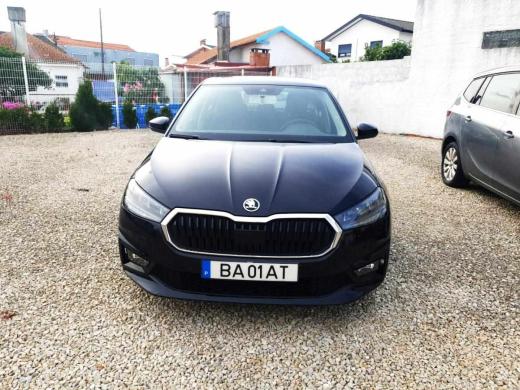 skoda-fabia-2023-gasolina-999cc