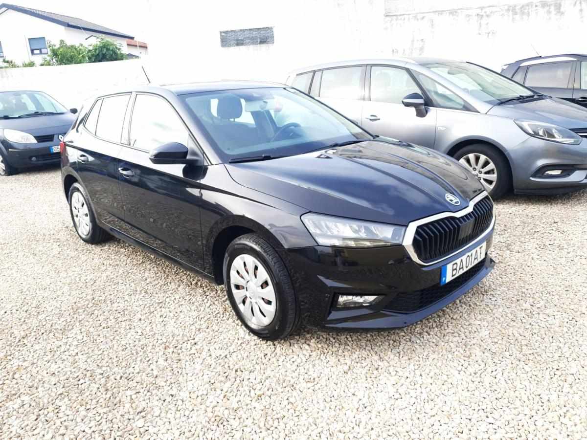 skoda-fabia-2023-gasolina-999cc