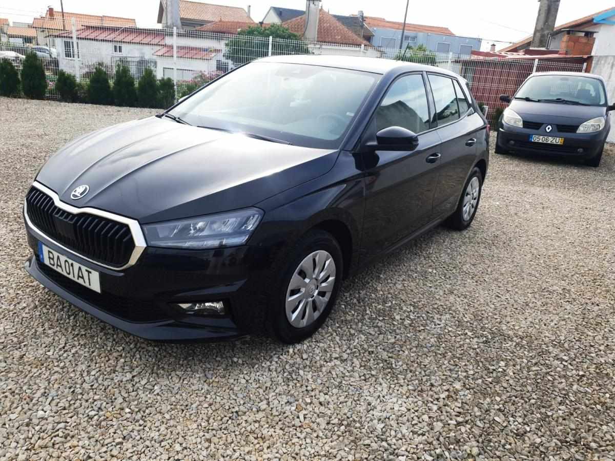 skoda-fabia-2023-gasolina-999cc