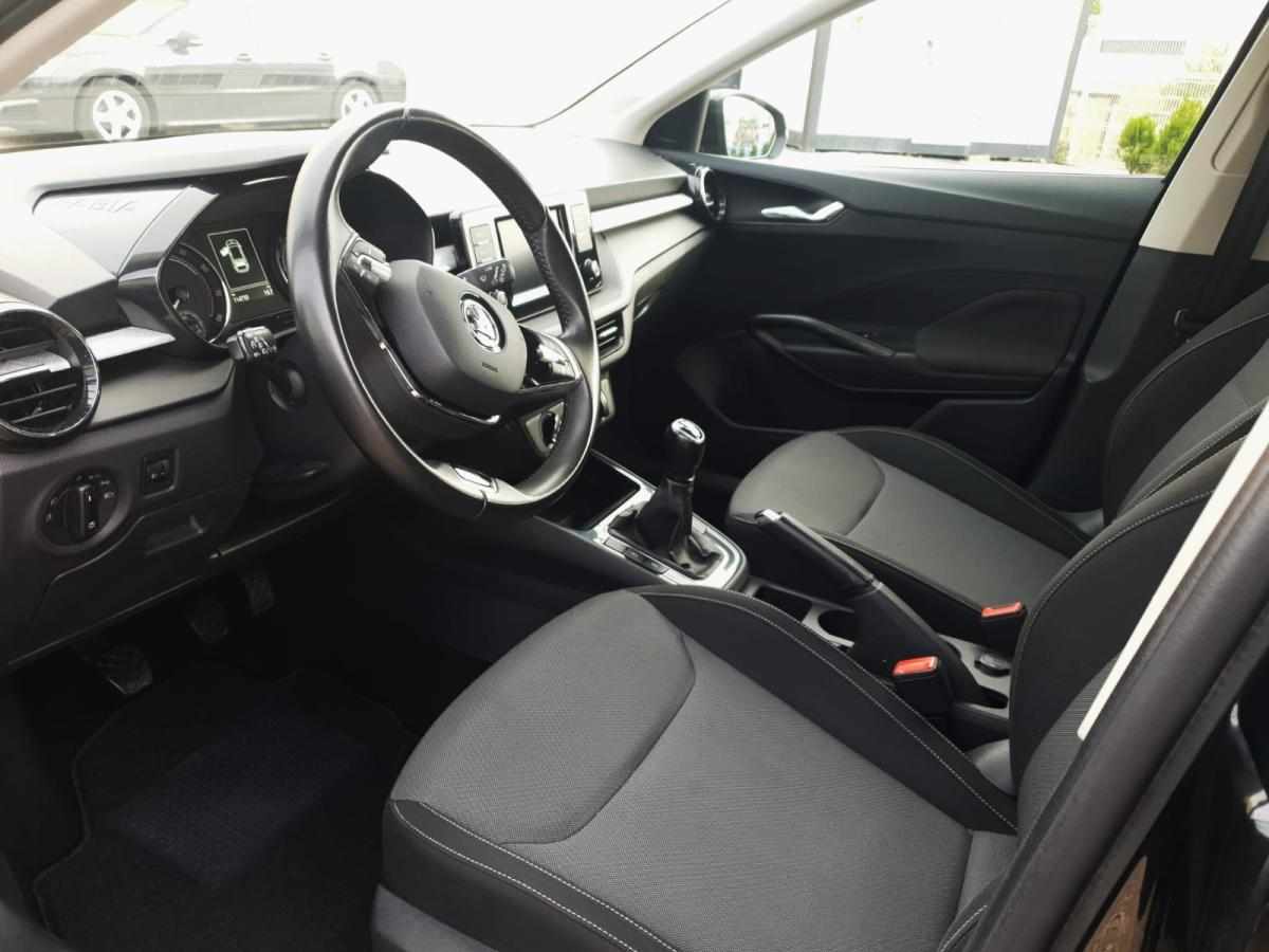 skoda-fabia-2023-gasolina-999cc