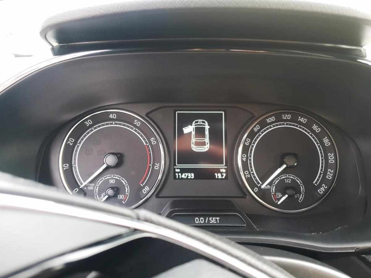 skoda-fabia-2023-gasolina-999cc
