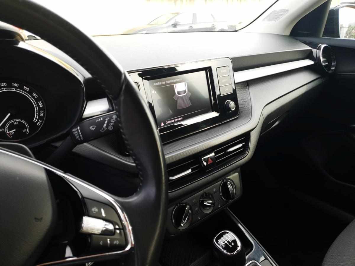 skoda-fabia-2023-gasolina-999cc