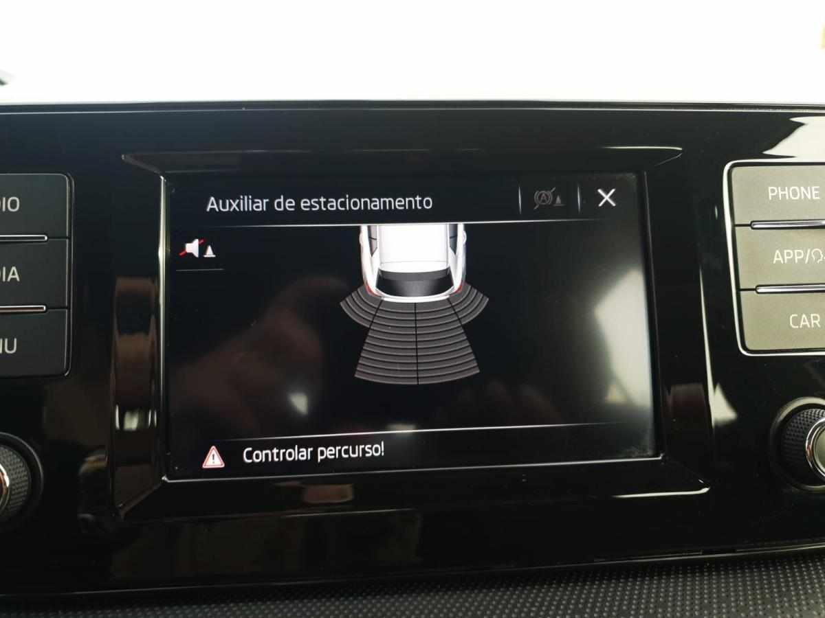 skoda-fabia-2023-gasolina-999cc