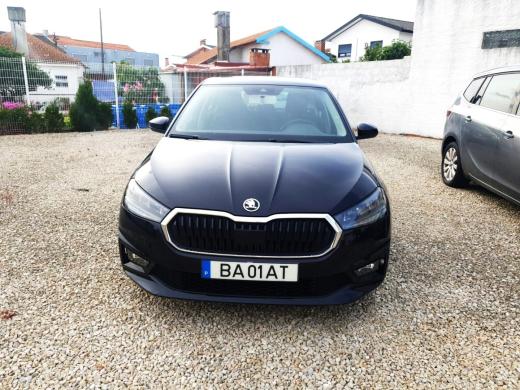skoda-fabia-2023-gasolina-999cc