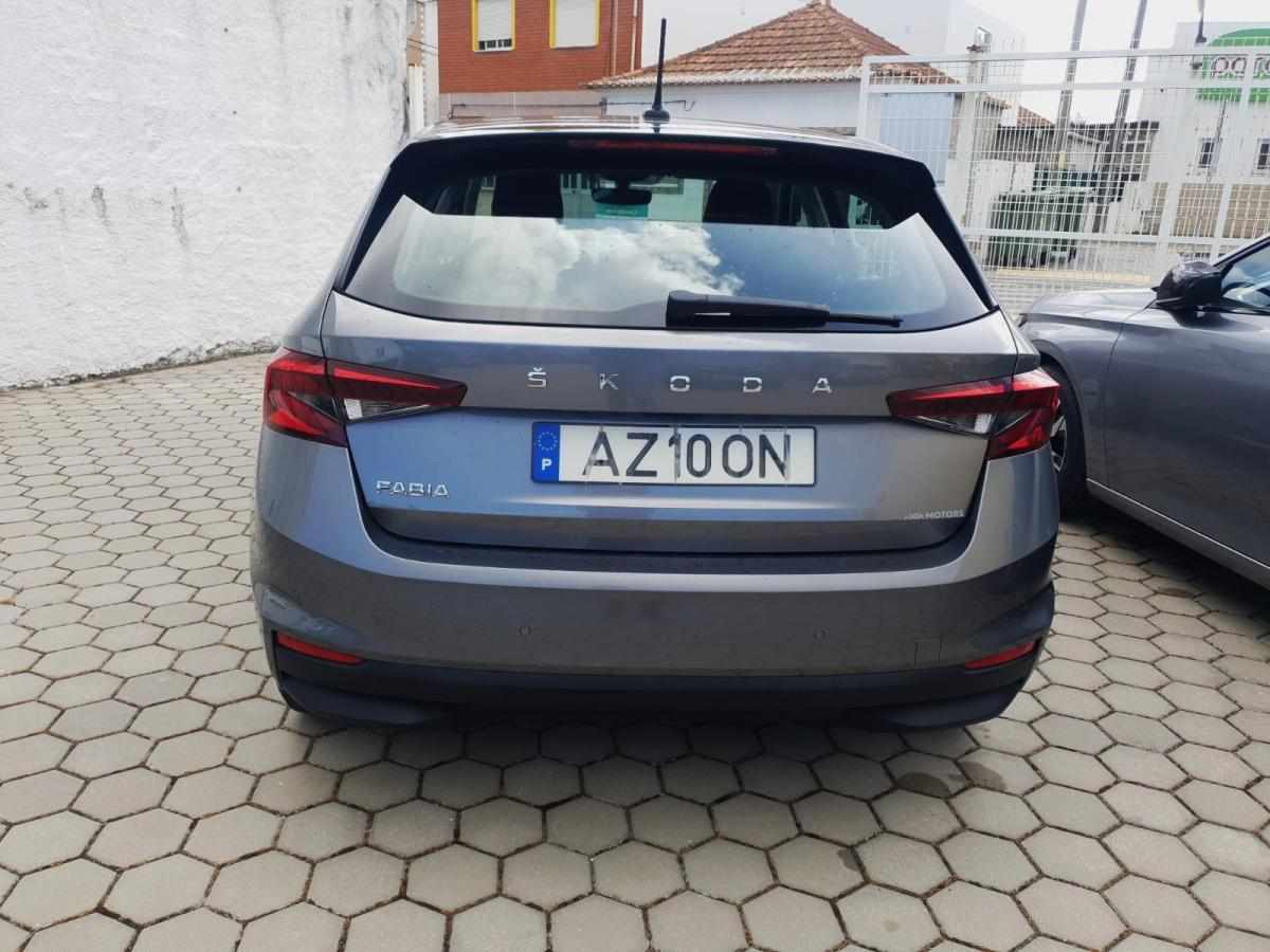 skoda-fabia-2023-gasolina-999cc