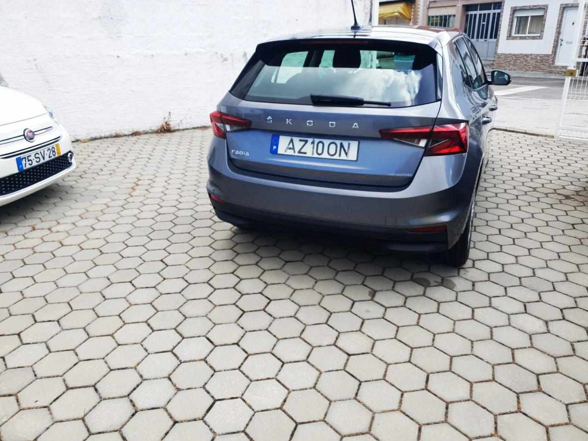 skoda-fabia-2023-gasolina-999cc