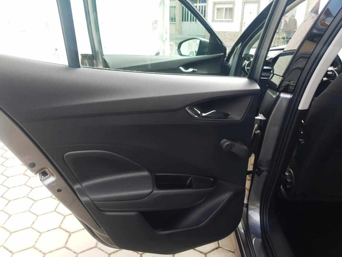 skoda-fabia-2023-gasolina-999cc