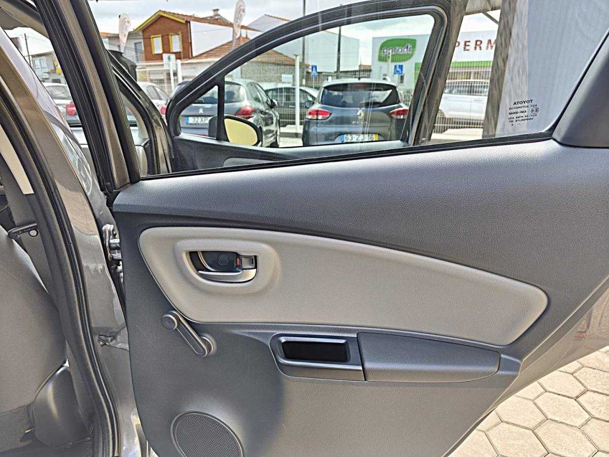 toyota-yaris-2020-gasolina-998cc