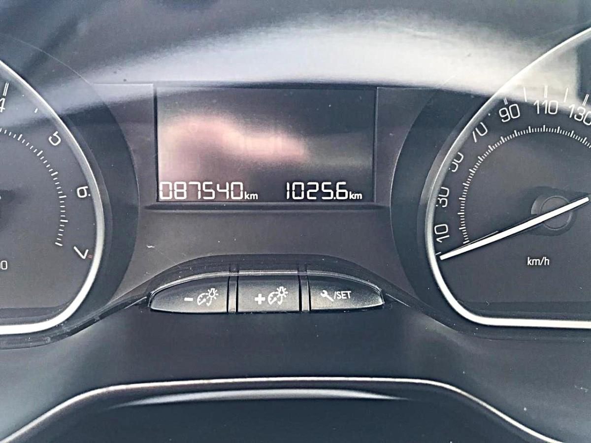 peugeot-2008-2018-gasolina-1199cc