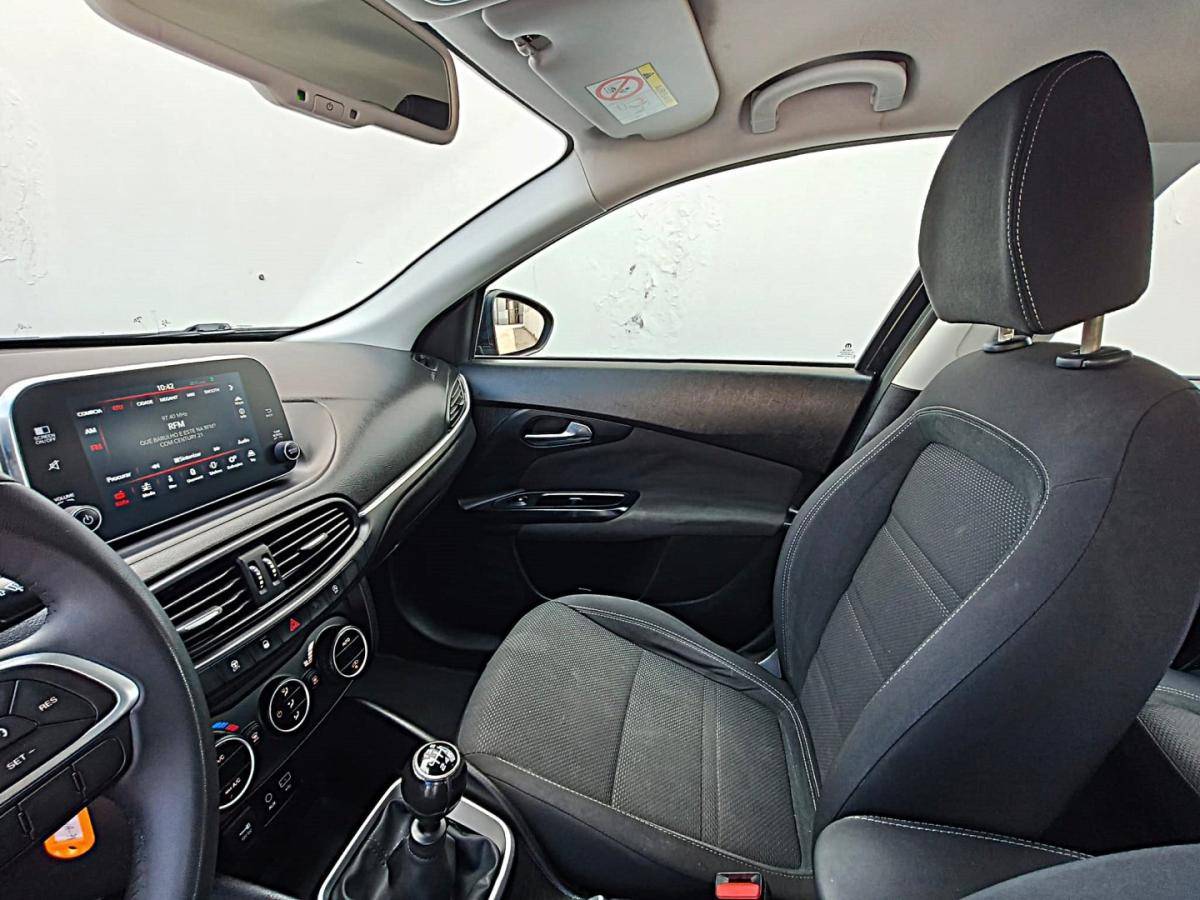 fiat-tipo-station-wagon-2018-diesel-1598cc