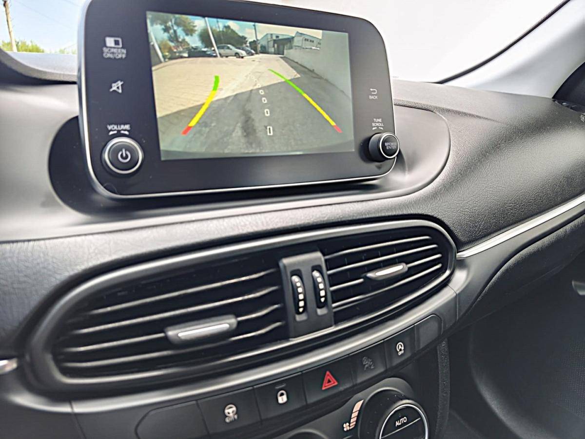 fiat-tipo-station-wagon-2018-diesel-1598cc