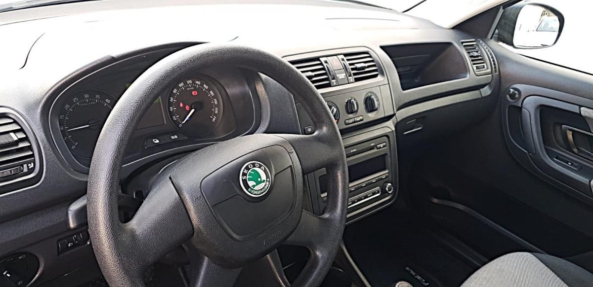 skoda-fabia-break-2011-diesel-1199cc