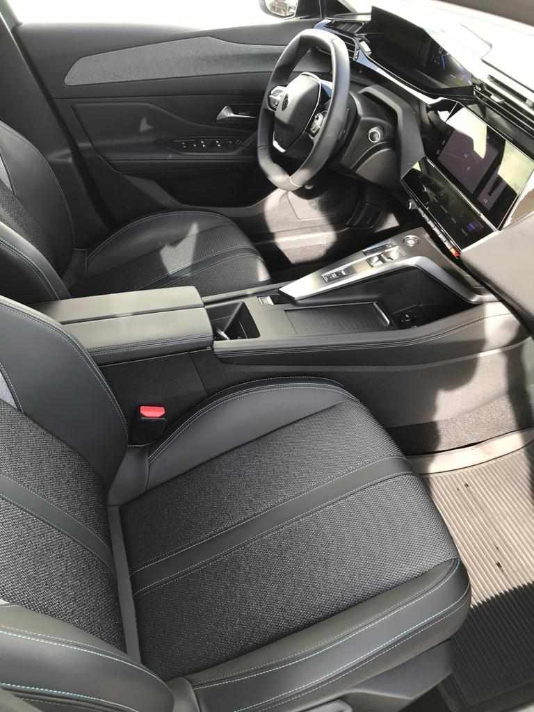 peugeot-308-sw-2022-diesel-1498cc