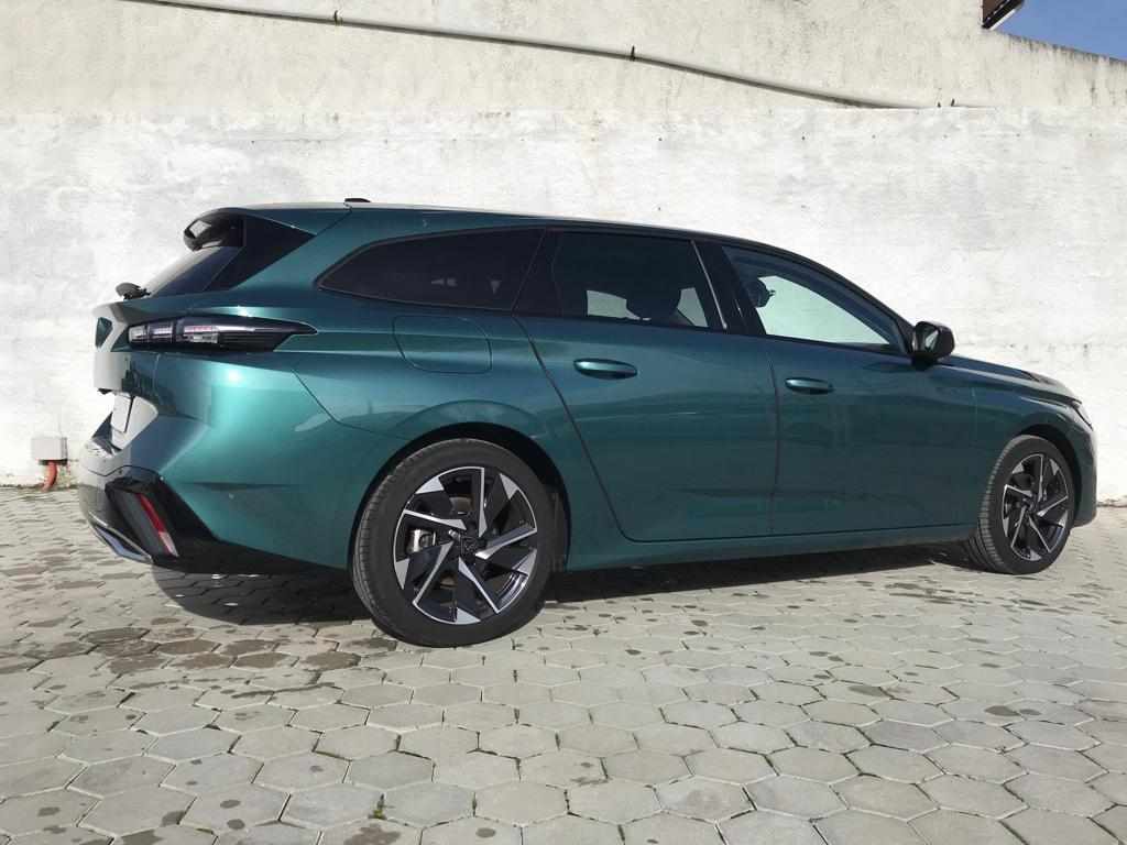 peugeot-308-sw-2022-diesel-1498cc