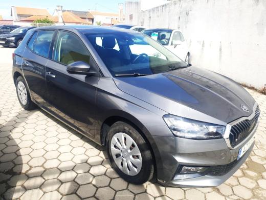 skoda-fabia-2023-gasolina-999cc