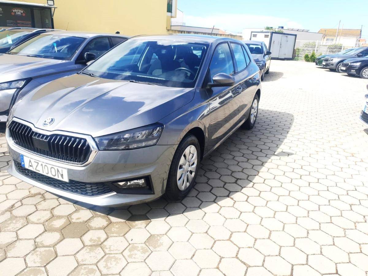 skoda-fabia-2023-gasolina-999cc