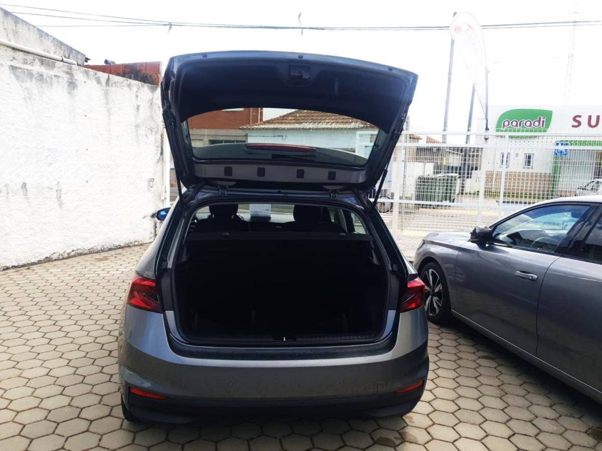 skoda-fabia-2023-gasolina-999cc