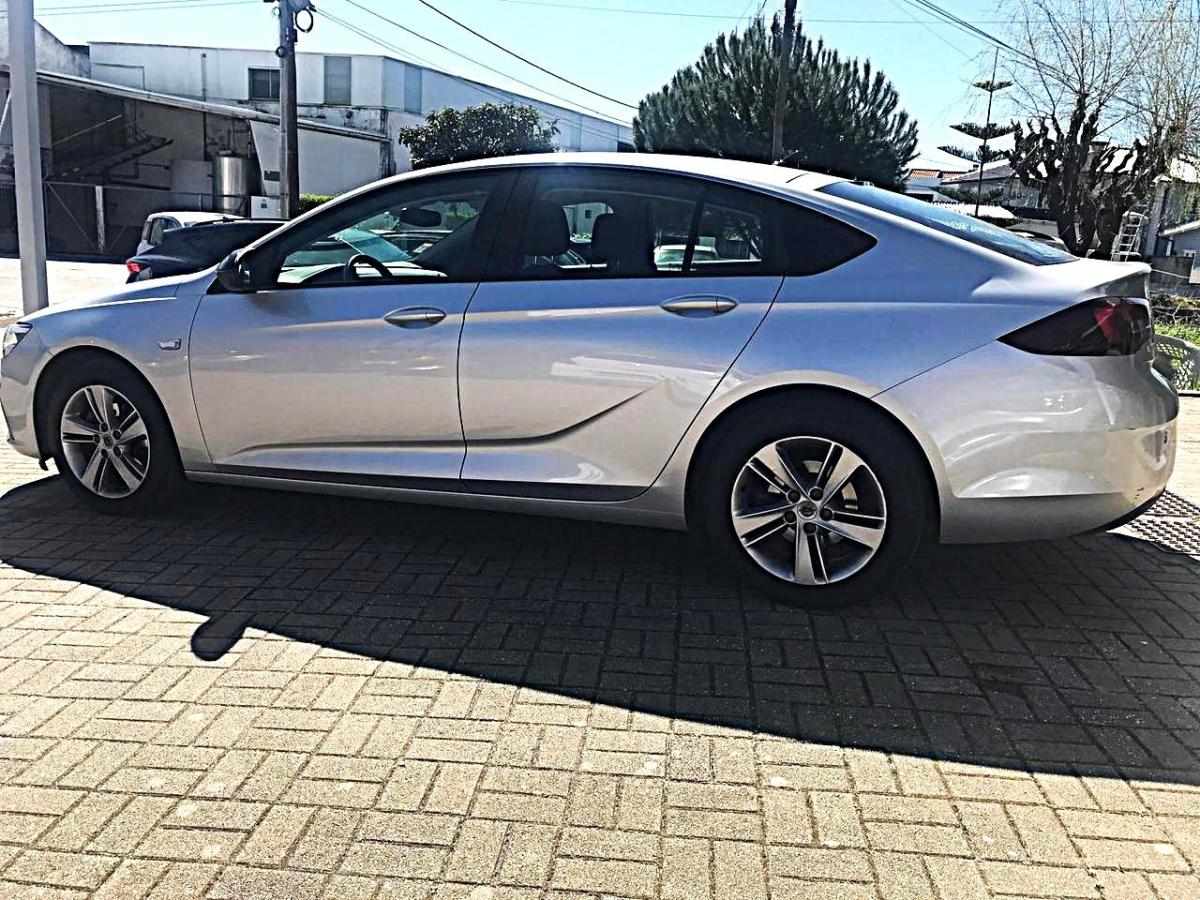 opel-insignia-grand-sport-2021-diesel-1496cc