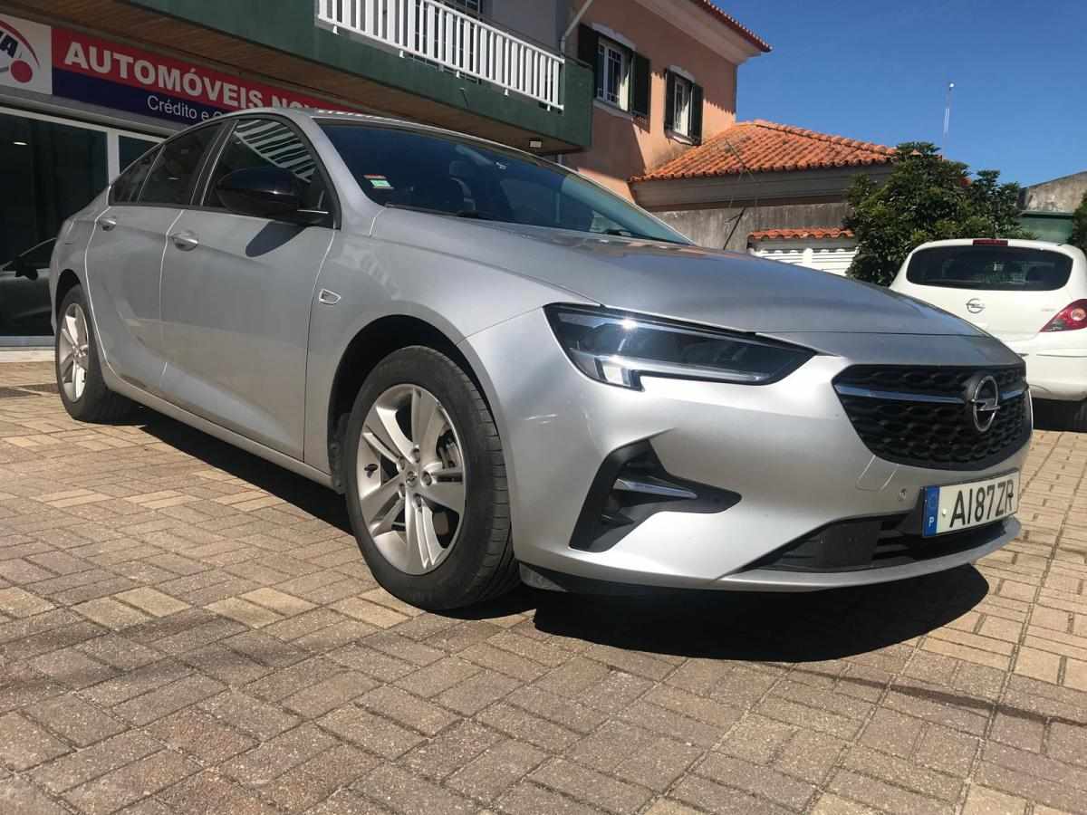 opel-insignia-1-5-122cv-2021-diesel-1496cc