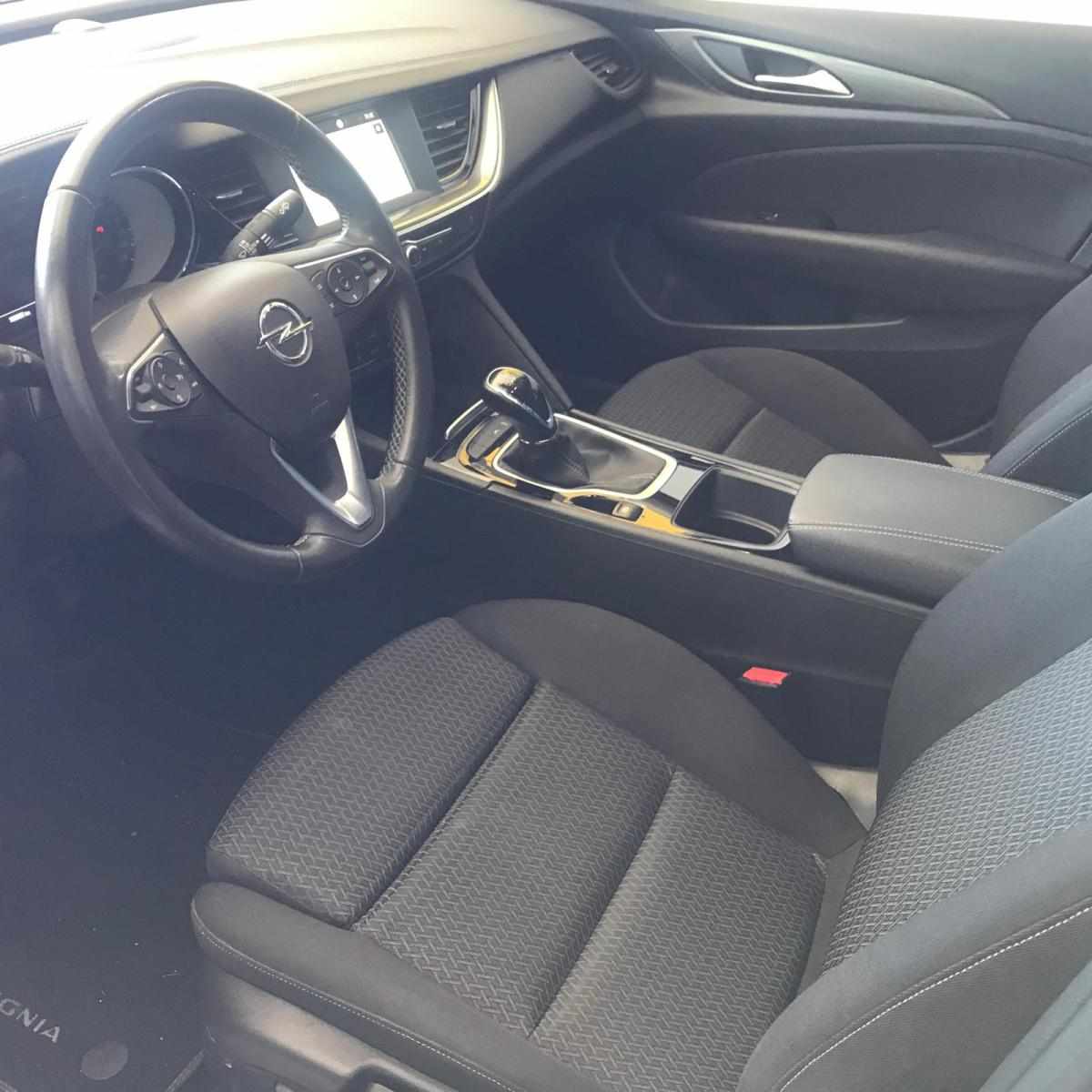 opel-insignia-1-5-122cv-2021-diesel-1496cc