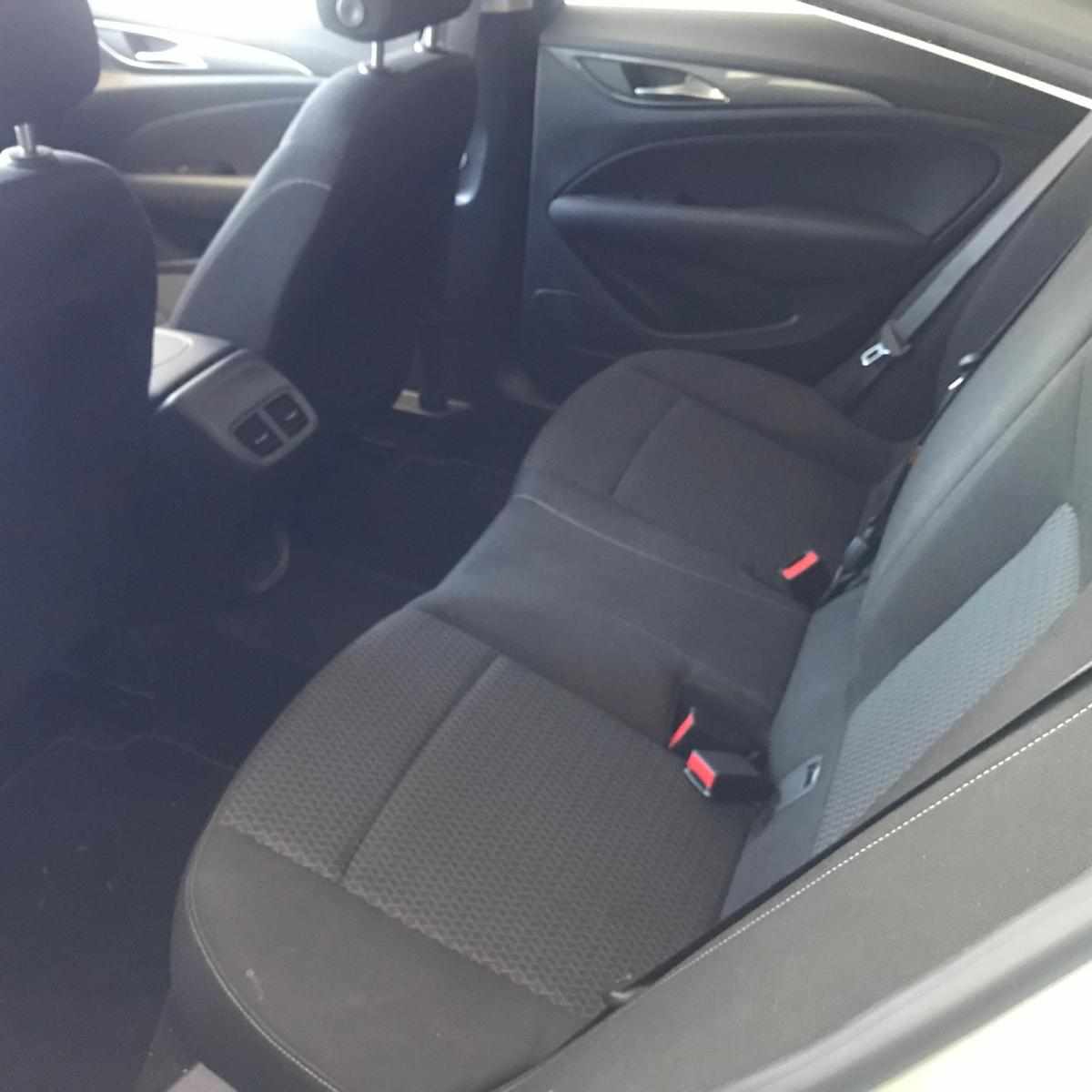 opel-insignia-1-5-122cv-2021-diesel-1496cc